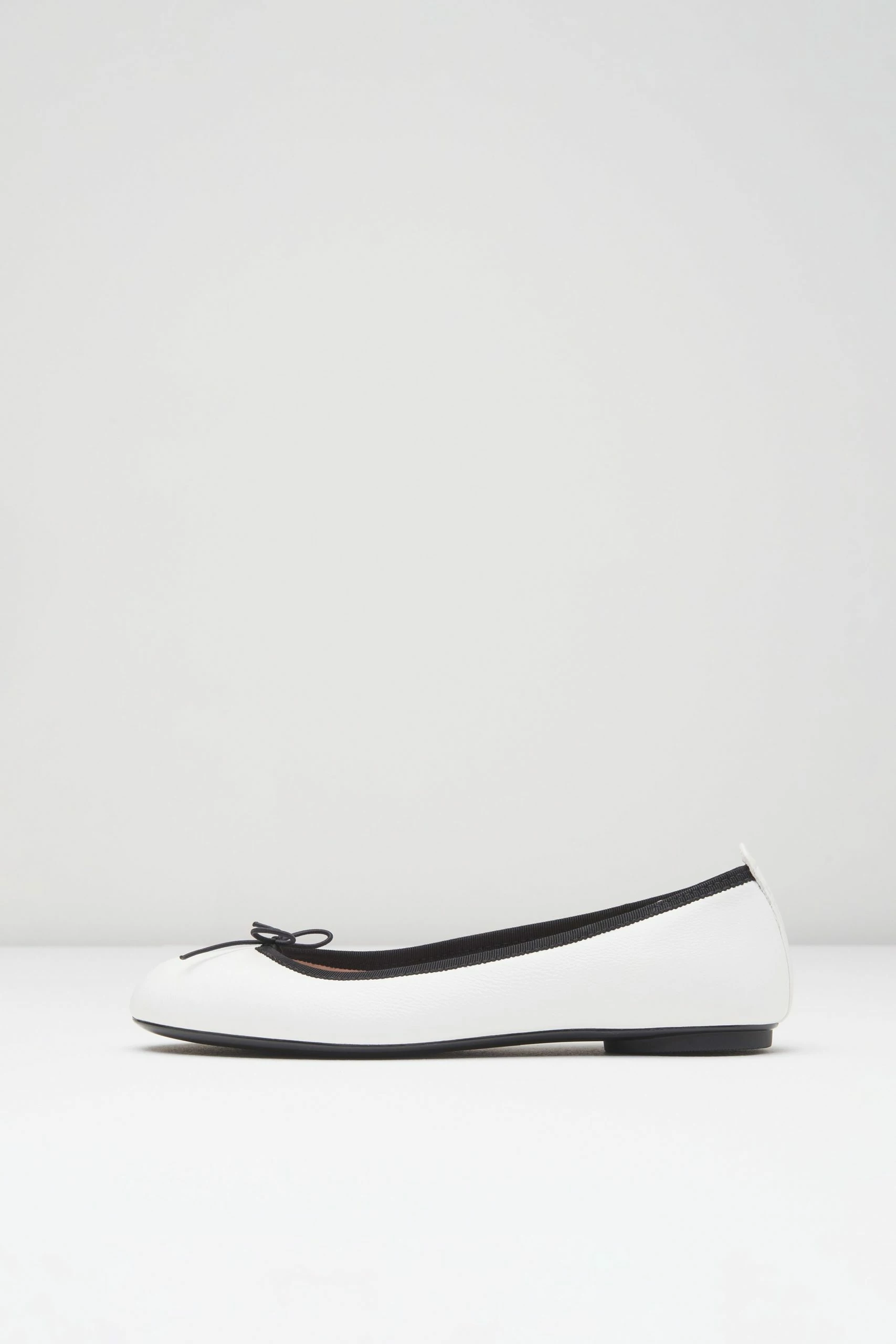 BLOCHSTORE-US Ladies Nashira Ballet Flats 1 BLOCHSTORE-US Ladies Nashira Ballet Flats