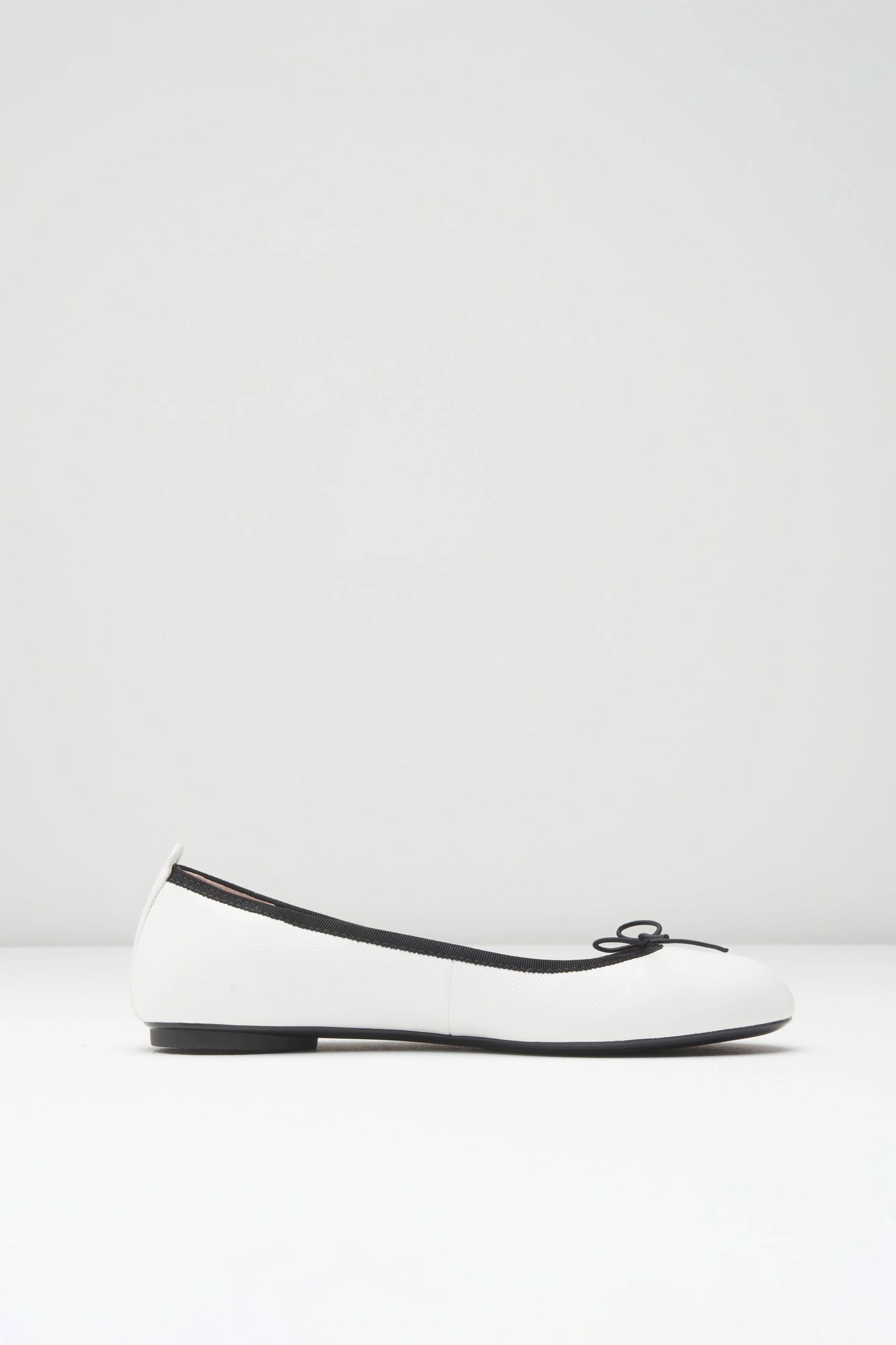 BLOCHSTORE-US Ladies Nashira Ballet Flats 2 BLOCHSTORE-US Ladies Nashira Ballet Flats - Image 2