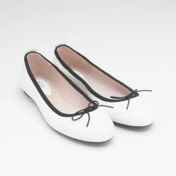 BLOCHSTORE-US Ladies Nashira Ballet Flats 6 BLOCHSTORE-US Ladies Nashira Ballet Flats -POINTESHOES SHOP BL2020 BNC 0696 6af1d793 836d 4e4d bc03 41d1faca0484 scaled